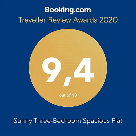 Sunny Three-bedroom Spacious Flat Lägenhet