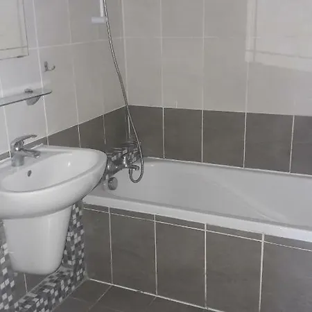 Sunny Three-bedroom Spacious Flat Larnaca