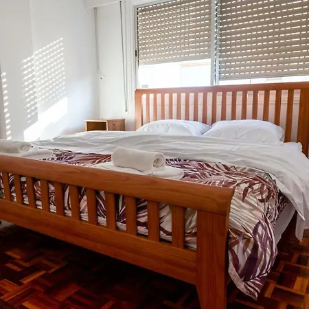 Apartment Sunny Three-bedroom Spacious Flat *